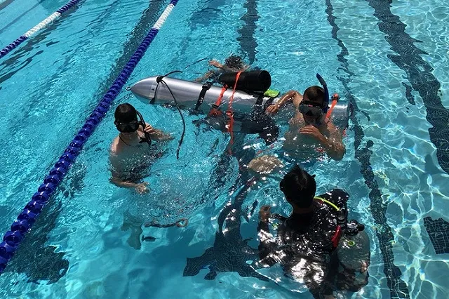 Илон Маск протестировал субмарину для спасения таиландских детей