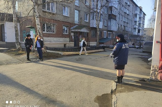 В Свердловской области 17-летний пьяный подросток угнал машину и врезался в стену