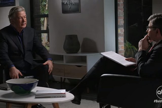 Болдуин заявил, что револьвер на съемках выстрелил сам