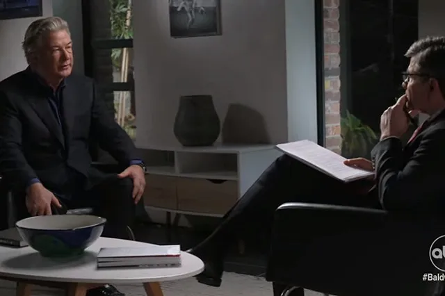 Болдуин заявил, что револьвер на съемках выстрелил сам