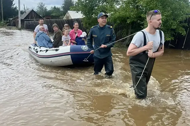 Две трети затронутых паводком частных домов остаются затопленными в Свердловской области