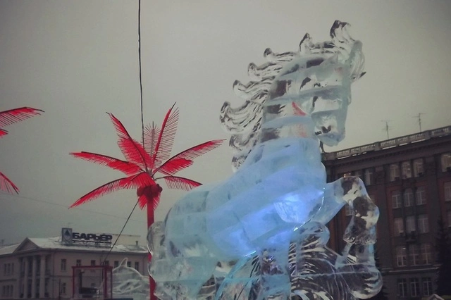 На главной елке в Перми взбесилась лошадь. Под копыта попали три женщины