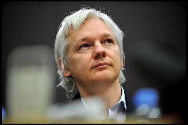 Ассанж рассказал о совете Сноудену остаться в России