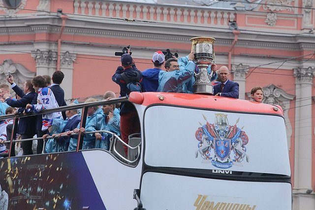 «Автомобилист» обыграл питерский СКА со счетом 4:2