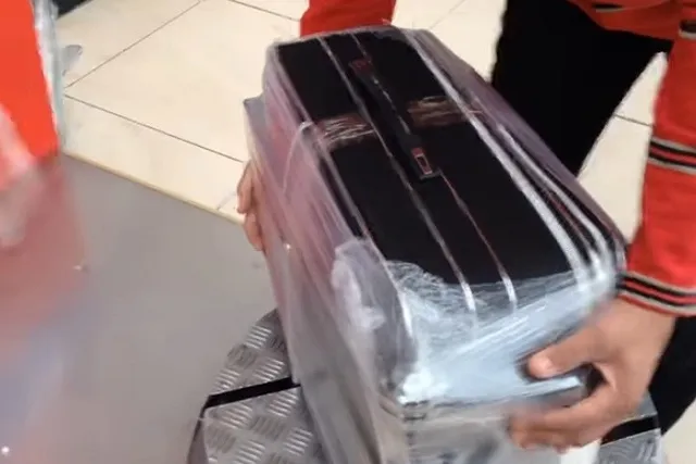 Прокуратура занялась «пробкой» из людей на входе в здание аэропорта Кольцово