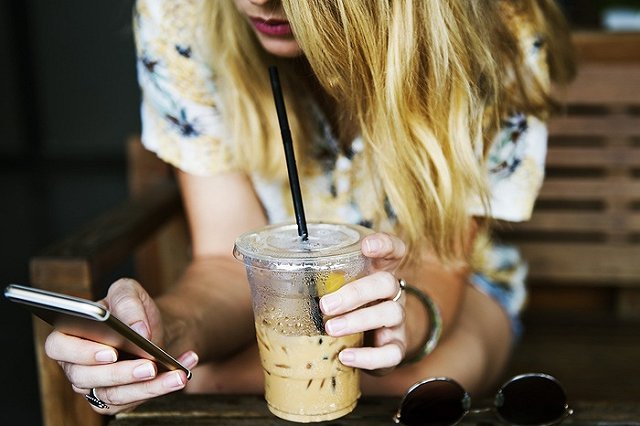 Екатеринбурженка пыталась сэкономить на связи и едва не лишилась денег
