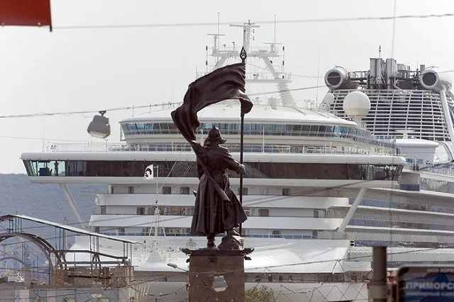 Французских туристов отправят из Петербурга во Владивосток на автобусе