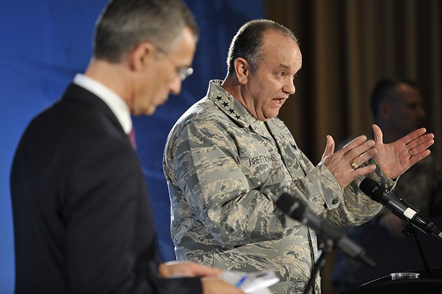 Бридлав призвал страны НАТО наладить диалог с Россией