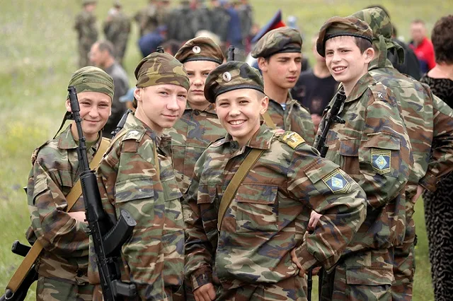 В екатеринбургском техникуме преподаватели подрались с кадетами