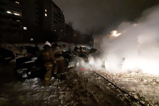 Уралец сжёг иномарку незнакомца из-за ревности