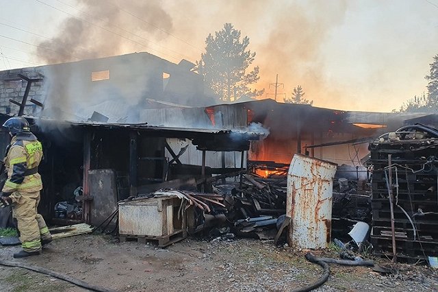 Екатеринбург вновь окутывает едкий дым