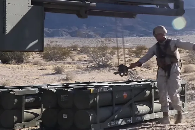 Канцлер ФРГ указал на этические аспекты поставок оружия на Украину