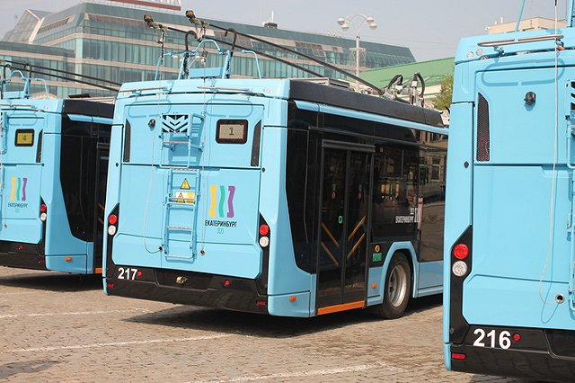 У новых троллейбусов в Екатеринбурге отвалились «рога»