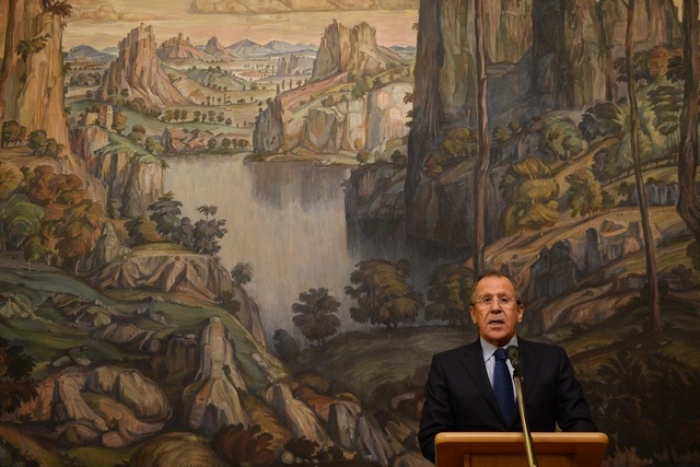 Лавров заявил о желании Запада «взять Россию на понт»