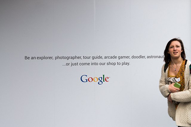 Google официально ответила на запрос журналиста «гифкой»