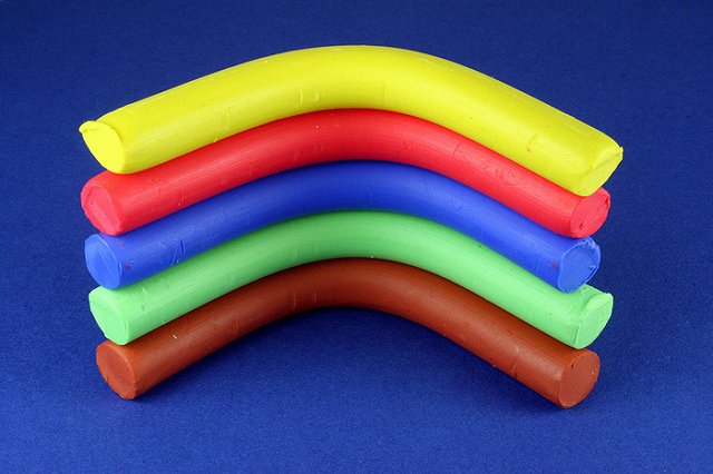 В Екатеринбурге Роспотребнадзор нашел опасный для детей пластилин