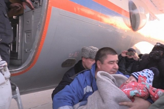 Раскрыт секрет чудом выжившей в авиакатастрофе девочки