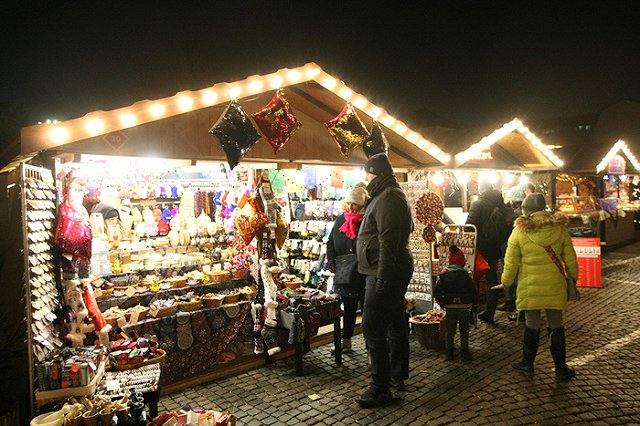 Машину россиян закидали камнями в Польше