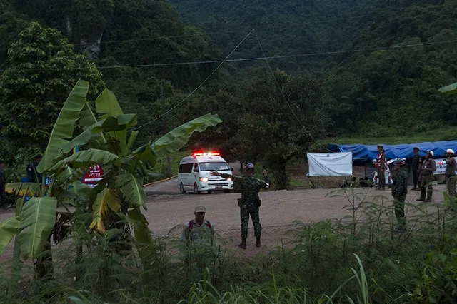 Илон Маск назвал педофилом спелеолога, который раскритиковал его мини-субмарину