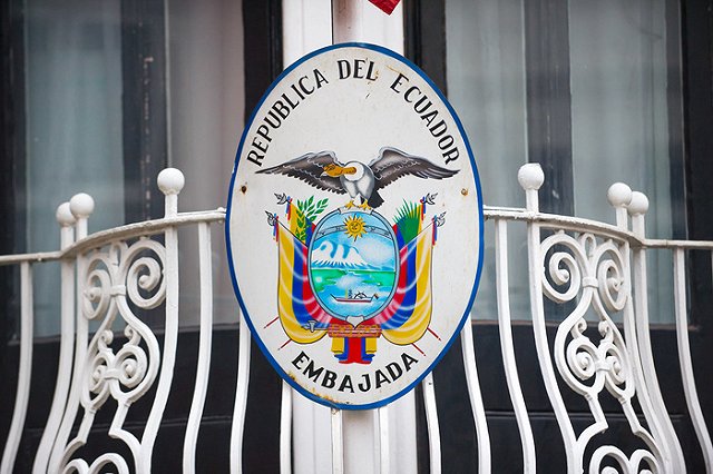 Президент Эквадора поведал о выезде Ассанжа из посольства