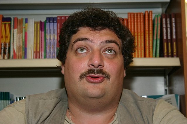 Писатель Дмитрий Быков впал в кому