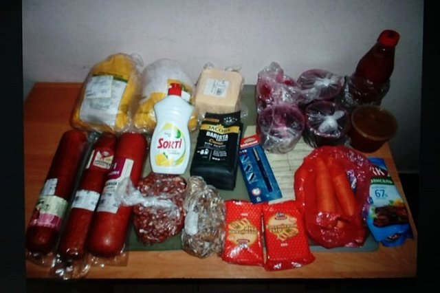 В свердловскую колонию пытались передать коньяк и гражданскую одежду (ФОТО)