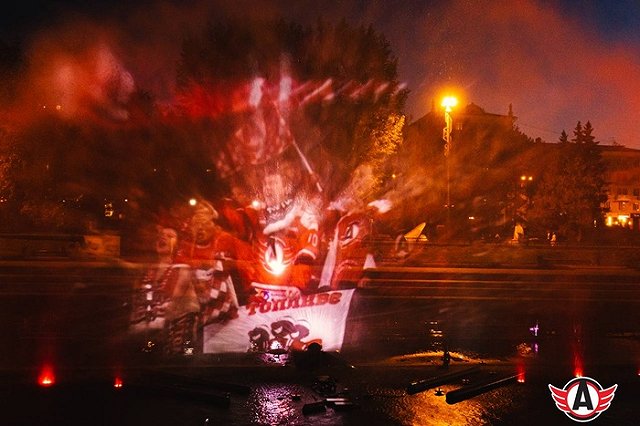 ХК «Автомобилист» «сыграет» на воде поющих фонтанов в Историческом сквере