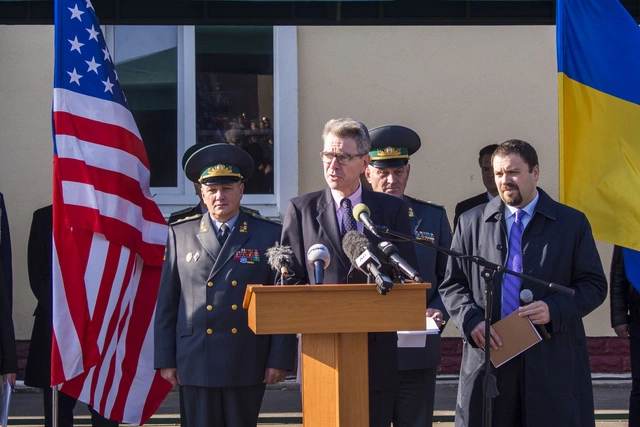 Киев будет погашать долги по ЖКХ и газу только в подконтрольных ему районах