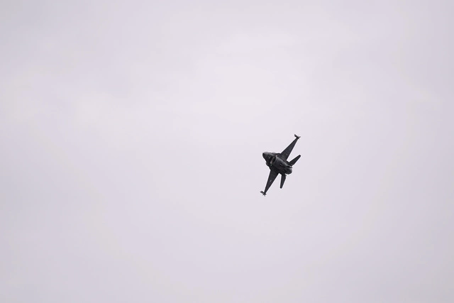 Украина отказалась от старых канадских истребителей из-за нехватки денег