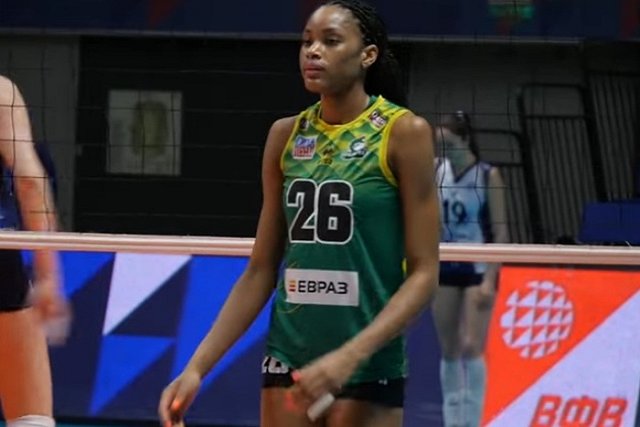 Назвавший «обезьяной» кубинскую волейболистку «Уралочки» тренер возглавил новый клуб