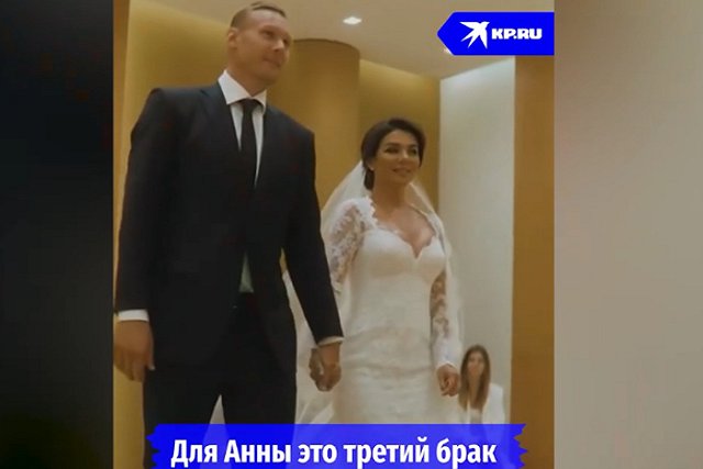 Певица Анна Седокова разводится с мужем