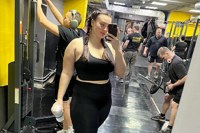 Уволенная за интимные фото учительница снялась в шоу