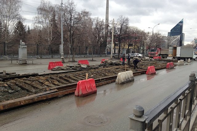 Строители пообещали открыть во вторник проезд перекрестка Радищева — 8 Марта