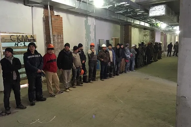 Строительные компании продолжают привлекать к работе нелегалов