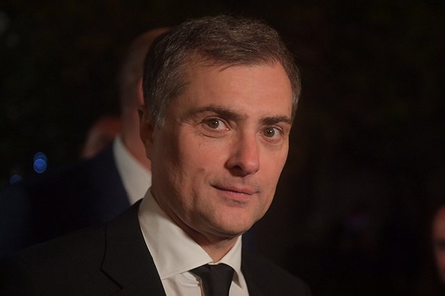 Владимир Путин освободил от должности своего помощника