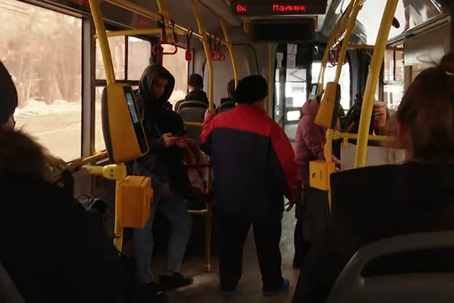 Екатеринбуржец пожаловался на валидатор, снявший с него за поездку в автобусе более 100 рублей
