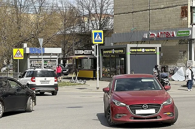 Госавтоинспекция опровергла фейк об отмене в России желто-синего знака