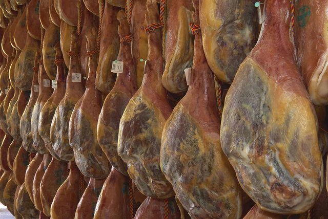 Хамон и фуа-гра запрещены к ввозу в Россию