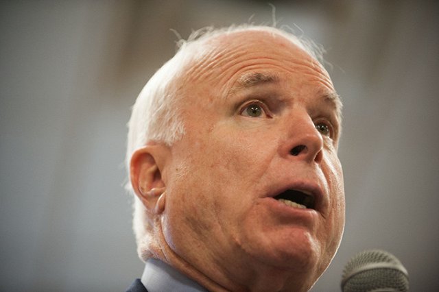 Маккейн напомнил о необходимости отказа от российских ракетных двигателей