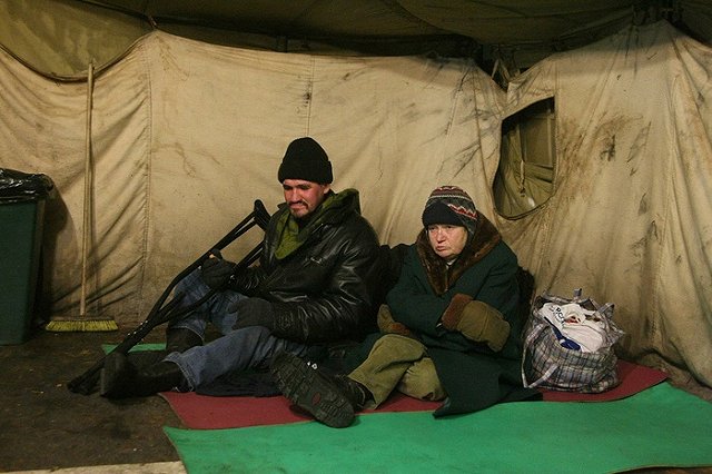 Cына женщины-бомжа отправляют в Дом малютки. «Она ни разу к нему не пришла»