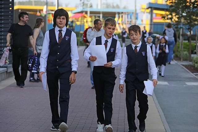 Куйвашев заявил об усилении охраны в свердловских школах и вузах