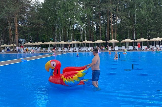 Мэр Орлов встал на защиту незаконно построенных бассейнов на Шарташе