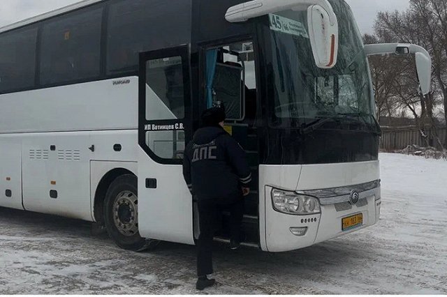 Нетрезвого водителя междугороднего автобуса задержали в Полевском с помощью пассажира