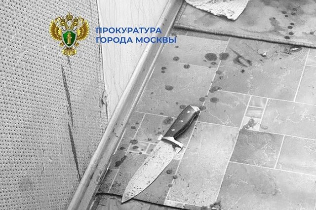 Хотел оформить на дочь кредит: в Москве 15-летняя девочка зарезала отца, заступаясь за сестру