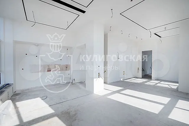 В Екатеринбурге продают за 92 миллиона совершенно пустую квартиру