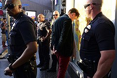 Скандальный украинский журналист напал на Брэда Питта