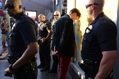 Скандальный украинский журналист напал на Брэда Питта