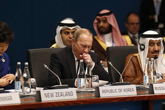 Политолог: Путин не &quot;слил&quot; Новороссию, а просто находится в сложной ситуации