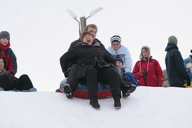 Посетительница «Екатеринбург-ЭКСПО» отсудила 60 тысяч рублей за травму на горке