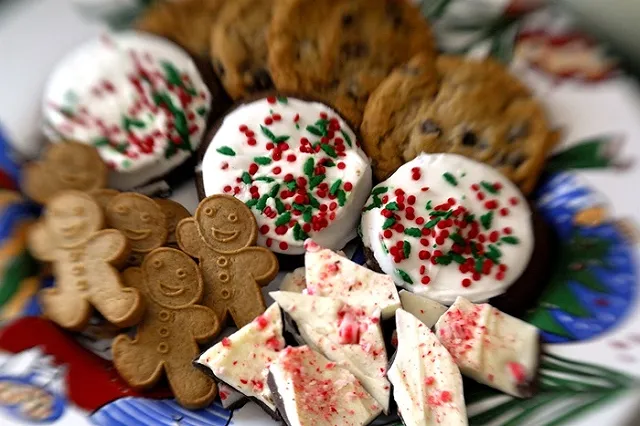 «Конечно, печеньки. Имбирные». Генконсул США провел рождественский прием